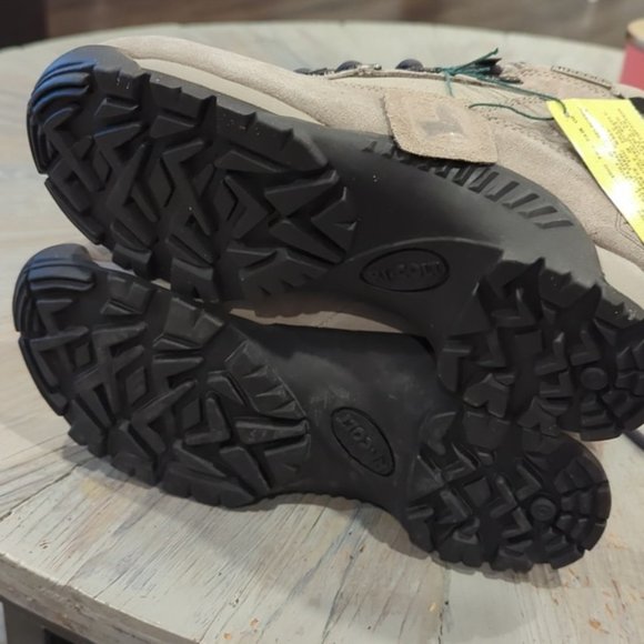 NWT RJ Colt Grey Suede Hiking Boots - Picture 6 of 8